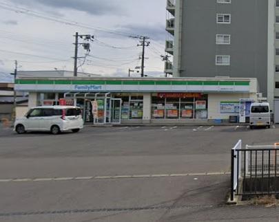 ファミリーマート弘前城東中央三丁目店:徒歩5分