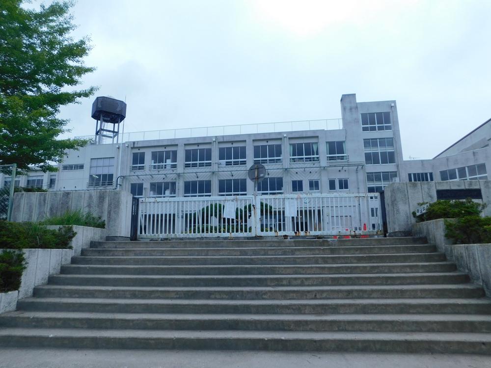 利府町立利府第三小学校：徒歩10分