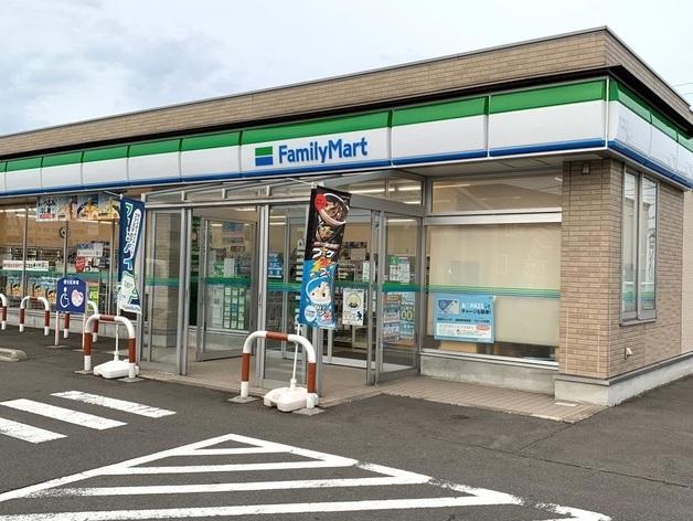 ファミリーマート青森石江店：徒歩11分