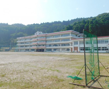 利府町立利府中学校：徒歩43分