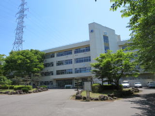 向陽台中学校徒歩15分