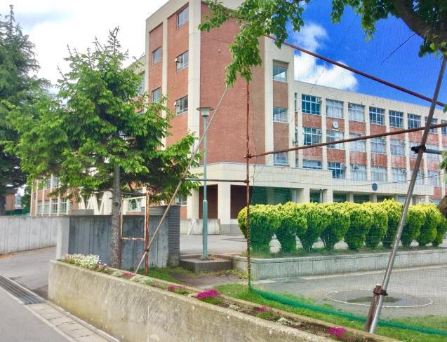 青森市立油川中学校:徒歩9分