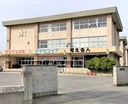 青森市立南中学校：徒歩6分