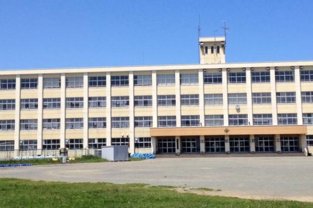 青森市立油川小学校:徒歩13分