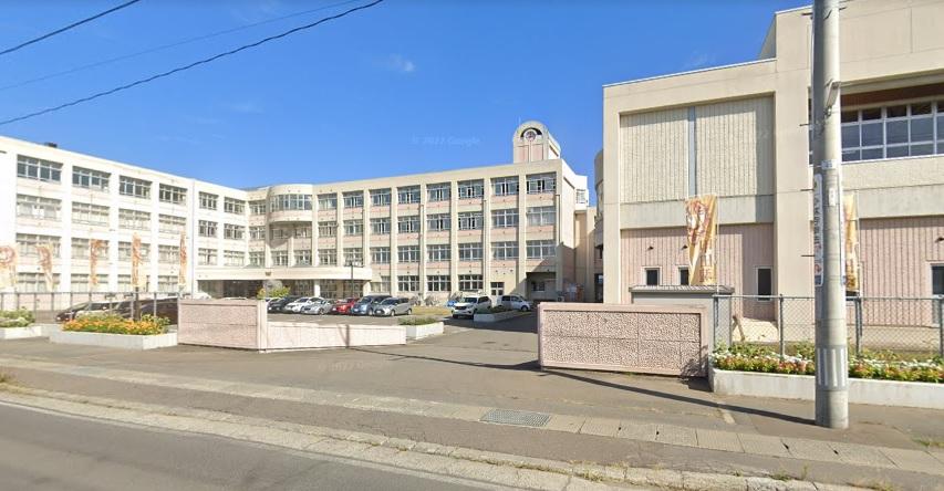 青森市立甲田中学校：徒歩18分