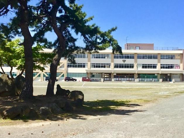 青森市立古川中学校:徒歩14分