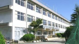 八戸市立三条中学校：徒歩36分