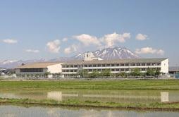 盛岡市立見前南中学校:徒歩20分