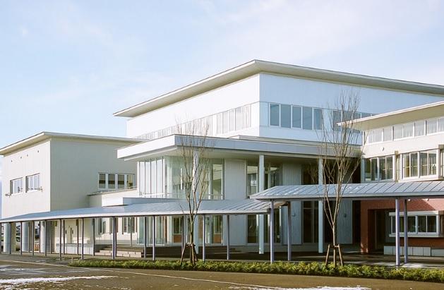 藤崎町立藤崎中学校：徒歩20分