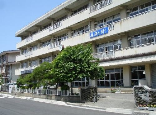 盛岡市立上田中学校:徒歩22分