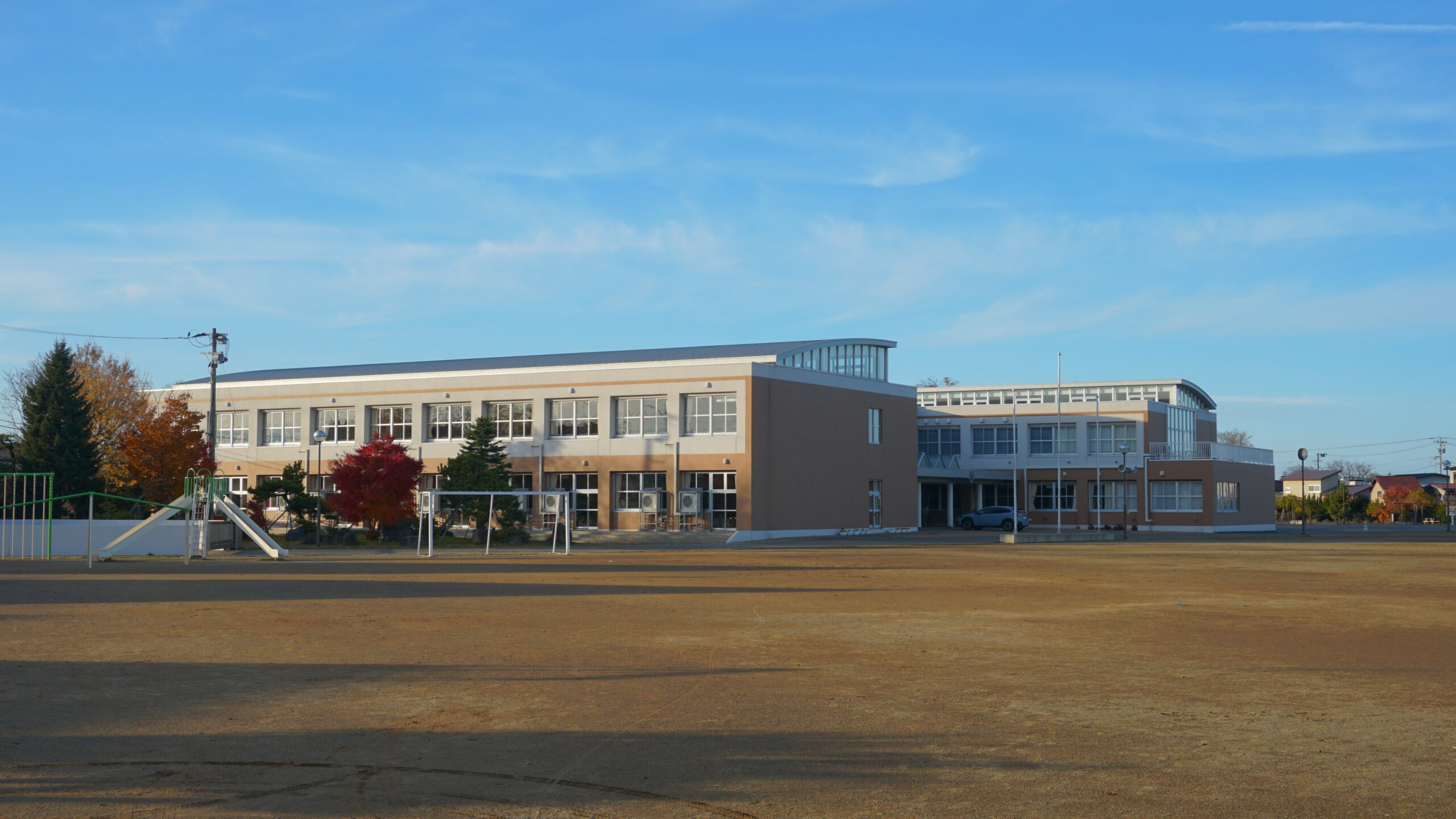 藤崎町立藤崎小学校：徒歩4分